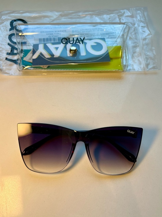 QUAY Come Thru Black Frame / Black Fade Lens - Cat Eye Sunglasses - NWT! main image 4